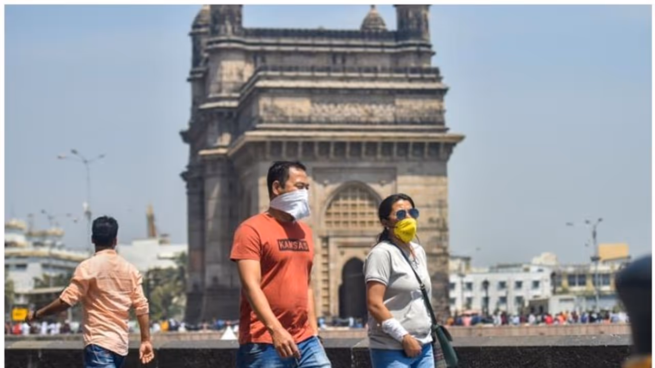 മഹാരാഷ്ട്രയിലെ സ്ഥിതി രൂക്ഷം, കൊവിഡ് സ്ഥിരീകരിച്ചത് 196 പേര്ക്ക്; സമൂഹവ്യാപനം തള്ളി സര്ക്കാര് മഹാരാഷ്ട്രയിലെ സ്ഥിതി രൂക്ഷം, കൊവിഡ് സ്ഥിരീകരിച്ചത് 196 പേര്ക്ക്; സമൂഹവ്യാപനം തള്ളി സര്ക്കാര്