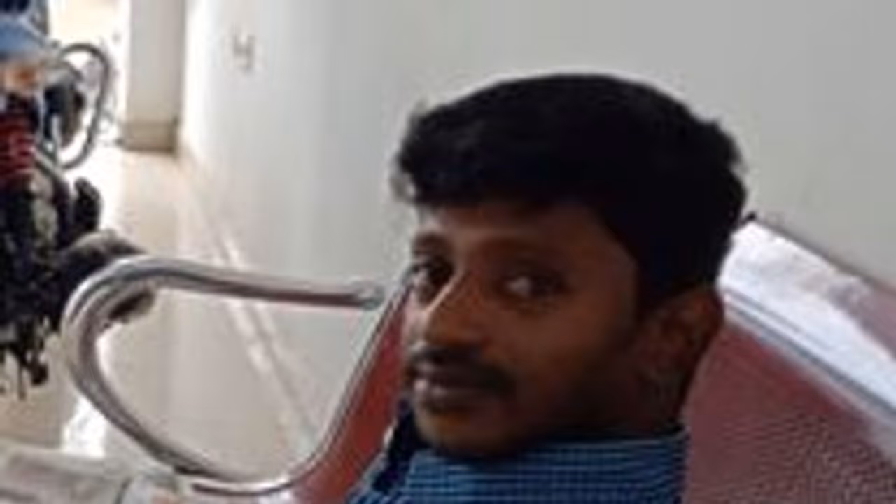 30 வருசமா வீட்ல தான் இருக்கேன்.. உங்களால ஏன் முடியல? உருக்கமாய் வேண்டுகோள் விடுத்த மாற்றுத்திறனாளி வாலிபர்..!