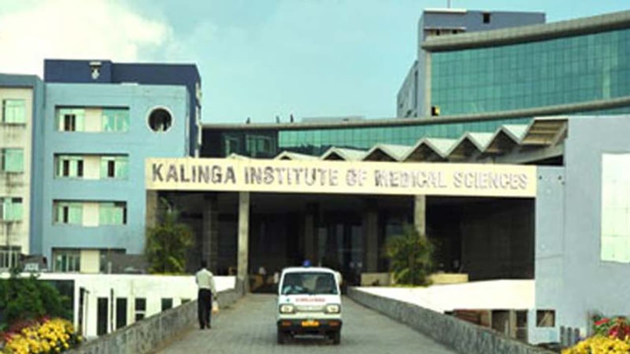 കൊവിഡ് വ്യാപനം തടയാൻ പ്രത്യേക ആശുപത്രി സജ്ജമാക്കി കിംസ് കൊവിഡ് വ്യാപനം തടയാൻ പ്രത്യേക ആശുപത്രി സജ്ജമാക്കി കിംസ്