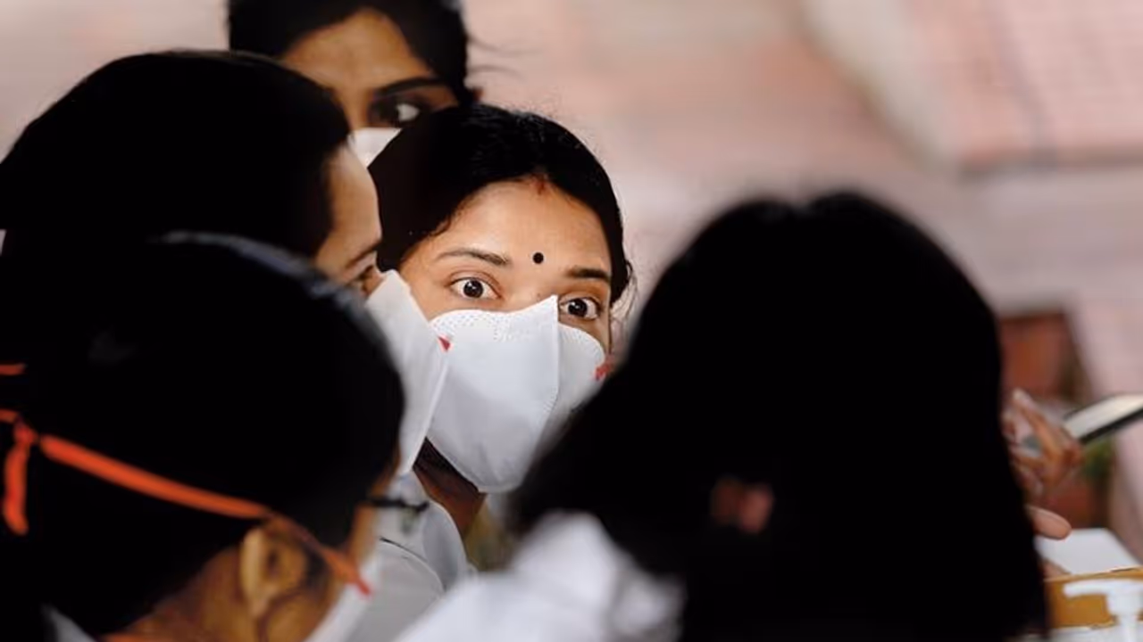 மக்களுக்கு உதவி செய்ய இதைவிட வேற சான்ஸே கிடைக்காது! முன்வருவார்களா பணக்கார பெரும்புள்ளிகள்! மக்களுக்கு உதவி செய்ய இதைவிட வேற சான்ஸே கிடைக்காது! முன்வருவார்களா பணக்கார பெரும்புள்ளிகள்!