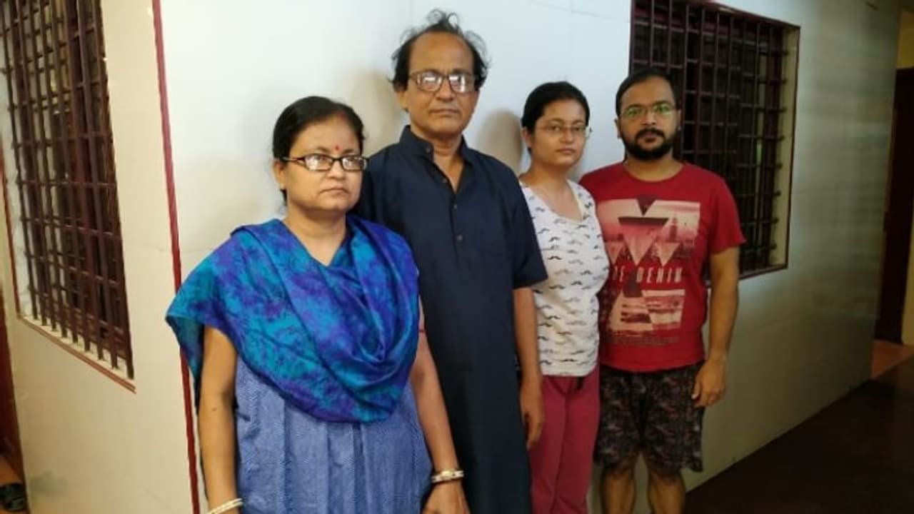 লকডাউনে বিপত্তি, ভিন রাজ্যে চিকিৎসা করাতে গিয়ে আটকে বীরভূমের বহু মানুষ লকডাউনে বিপত্তি, ভিন রাজ্যে চিকিৎসা করাতে গিয়ে আটকে বীরভূমের বহু মানুষ