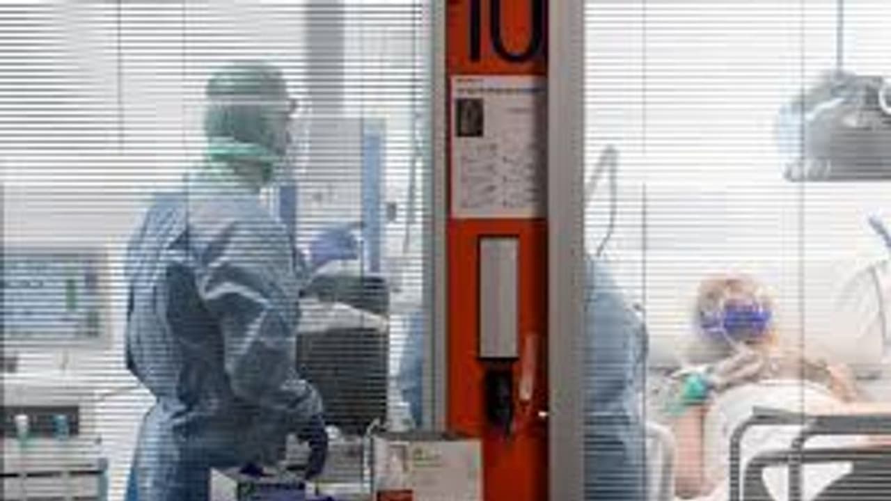 குட் நியூஸ்: கொரோனா வைரஸில் இருந்து மீண்ட 101 வயது முதியவர்... நிம்மதி பெருமூச்சு விட்ட இத்தாலி...! குட் நியூஸ்: கொரோனா வைரஸில் இருந்து மீண்ட 101 வயது முதியவர்... நிம்மதி பெருமூச்சு விட்ட இத்தாலி...!