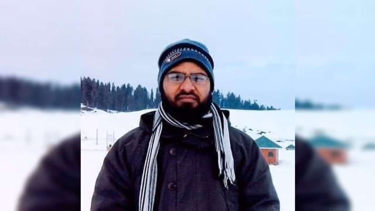 সিএএ সমর্থক বলে পরীক্ষায় করালেন ফেল, বিতর্ক খুঁচিয়ে সাসপেন্ড জামিয়ার অধ্যাপক সিএএ সমর্থক বলে পরীক্ষায় করালেন ফেল, বিতর্ক খুঁচিয়ে সাসপেন্ড জামিয়ার অধ্যাপক