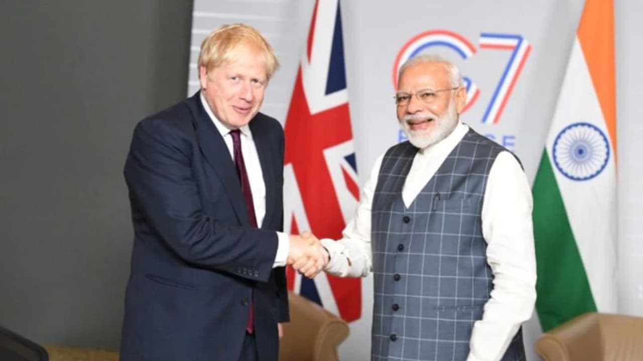 'നിങ്ങളൊരു പോരാളിയാണ്'; കൊവിഡ് ബാധിച്ച ബോറിസ് ജോണ്സണ് ആശംസ നേര്ന്ന് മോദി 'നിങ്ങളൊരു പോരാളിയാണ്'; കൊവിഡ് ബാധിച്ച ബോറിസ് ജോണ്സണ് ആശംസ നേര്ന്ന് മോദി