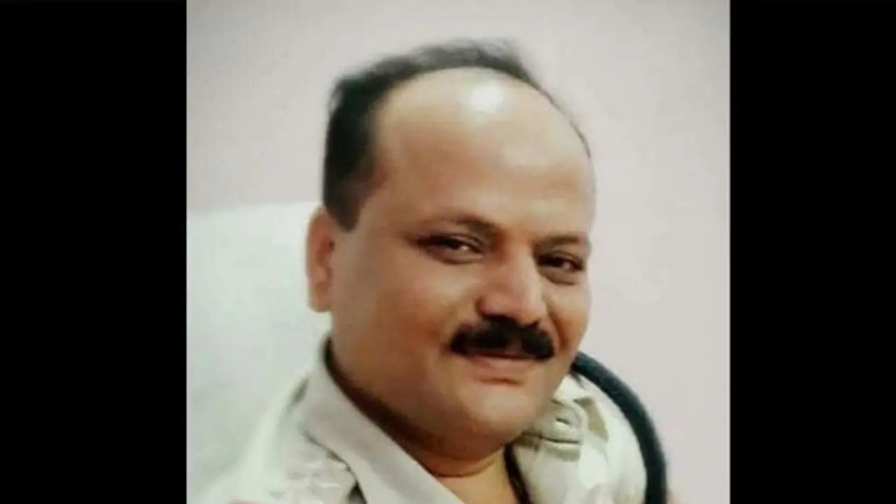 ఏడు సెకన్లు పట్టదు.. బయటకొస్తే కాల్చిపడేస్తా: పోలీస్ అధికారి వార్నింగ్