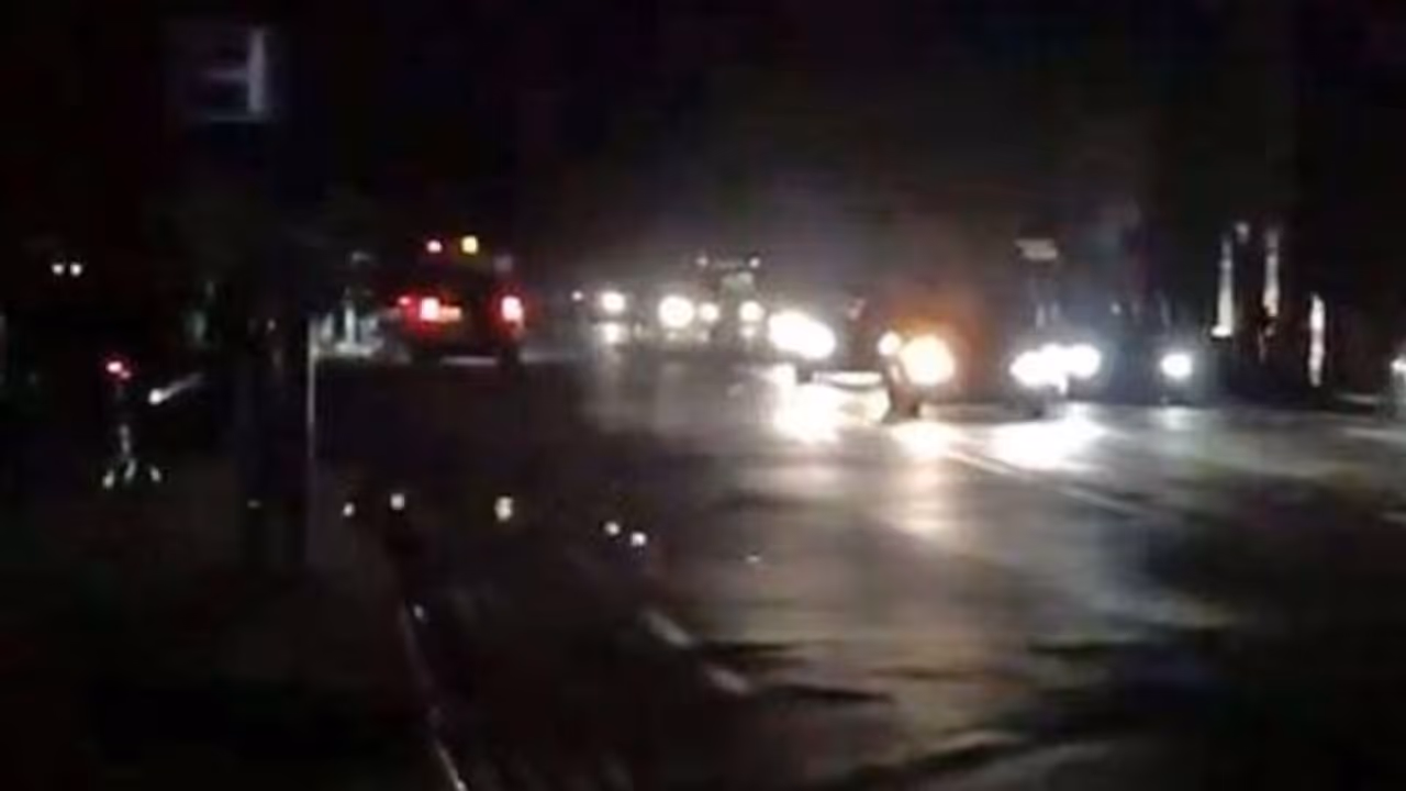 লকডাউনের মাঝেই অগ্নিকাণ্ড, বিদ্যুৎহীন দক্ষিণ কলকাতার বিস্তীর্ণ এলাকায়