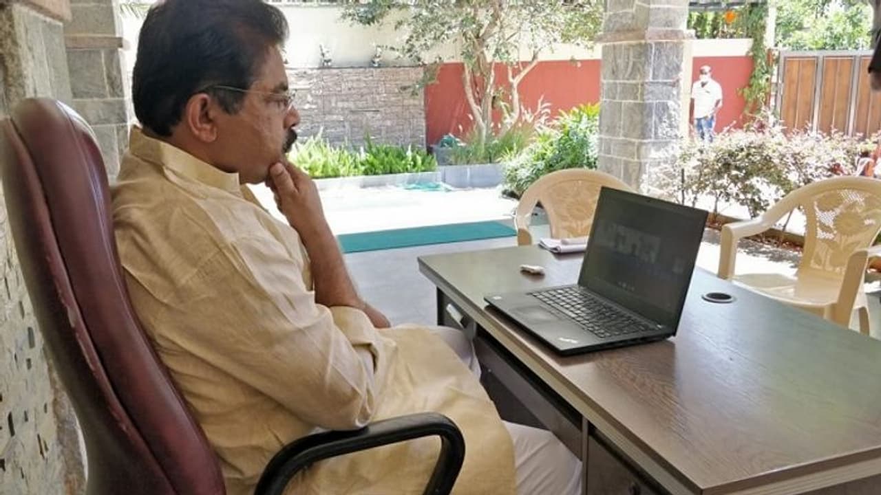 ಹೊರ ದೇಶದಿಂದ ಬರುವವರಿಗೆ ಮಹತ್ವದ ಸುದ್ದಿ ಕೊಟ್ಟ ಅಶೋಕ್ ಹೊರ ದೇಶದಿಂದ ಬರುವವರಿಗೆ ಮಹತ್ವದ ಸುದ್ದಿ ಕೊಟ್ಟ ಅಶೋಕ್