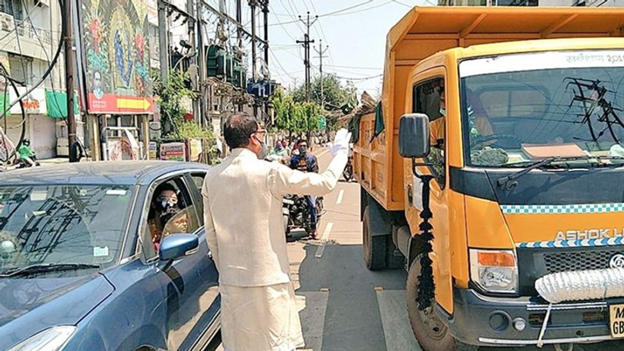 राज्यों का हालः MP में 24 घंटे में मिले 7 पॉजिटिव, डर के मारे मुंबई में डॉक्टरों ने की क्लीनिक बंद राज्यों का हालः MP में 24 घंटे में मिले 7 पॉजिटिव, डर के मारे मुंबई में डॉक्टरों ने की क्लीनिक बंद