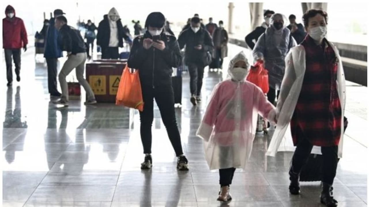 കൊറോണവൈറസ് ഉത്ഭവിച്ച വുഹാന് നഗരവും സാധാരണ നിലയിലേക്ക്; നിയന്ത്രണങ്ങള് ഭാഗികമായി നീക്കി കൊറോണവൈറസ് ഉത്ഭവിച്ച വുഹാന് നഗരവും സാധാരണ നിലയിലേക്ക്; നിയന്ത്രണങ്ങള് ഭാഗികമായി നീക്കി