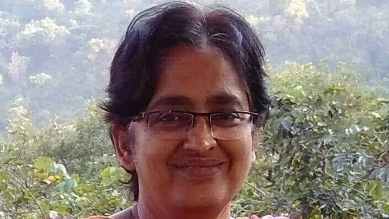 కేసీఆర్ మాటల తర్వాత పోలీసులు అతి చేస్తున్నారు: కె. సజయ కేసీఆర్ మాటల తర్వాత పోలీసులు అతి చేస్తున్నారు: కె. సజయ