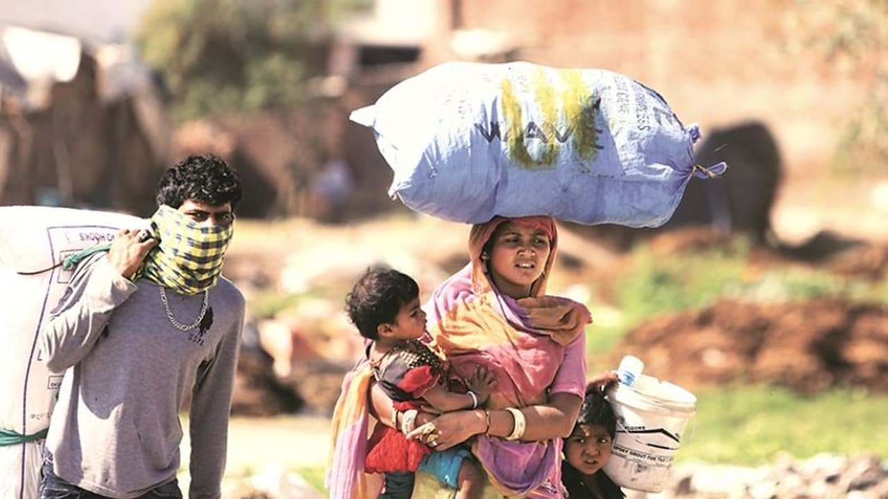 Coronavirus lockdown: Pregnant woman walks 1,066 km to reach home Coronavirus lockdown: Pregnant woman walks 1,066 km to reach home