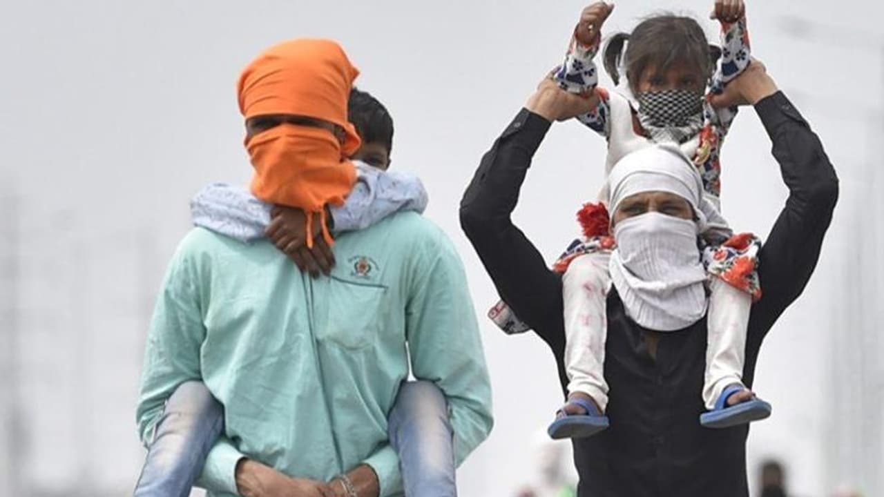 দীর্ঘপথ পাড়ি দেওয়া পরিযায়ী শ্রমিকদের নিয়ে কোনও 'মন কি বাত' শোনা গেল না রবিবার দীর্ঘপথ পাড়ি দেওয়া পরিযায়ী শ্রমিকদের নিয়ে কোনও 'মন কি বাত' শোনা গেল না রবিবার