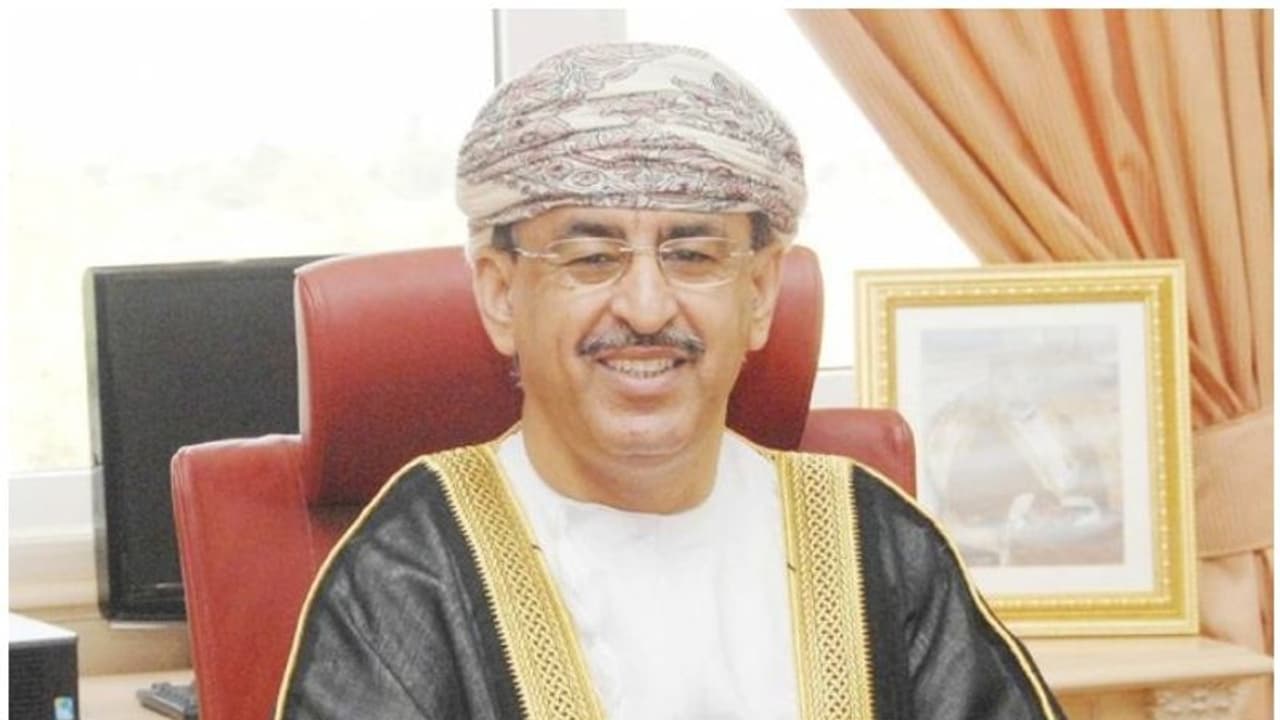 കൊവിഡ് 19: കടുത്ത നിയന്ത്രണങ്ങളിലേക്ക് നീങ്ങുമെന്ന് ഒമാൻ ആരോഗ്യമന്ത്രി കൊവിഡ് 19: കടുത്ത നിയന്ത്രണങ്ങളിലേക്ക് നീങ്ങുമെന്ന് ഒമാൻ ആരോഗ്യമന്ത്രി