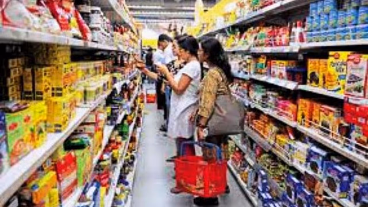 జూన్ దాకా లాక్డౌన్?: 30% రిటైల్ బిజినెస్ మూత.. 18 లక్షల జాబ్స్ హాంఫట్! జూన్ దాకా లాక్డౌన్?: 30% రిటైల్ బిజినెస్ మూత.. 18 లక్షల జాబ్స్ హాంఫట్!