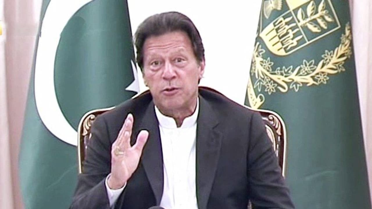 மோடியிடம் உதவி கேட்கும் பாகிஸ்தான் மக்கள்..!! இம்ரான்கான் செயலால் நேர்ந்த துயரம்..!!