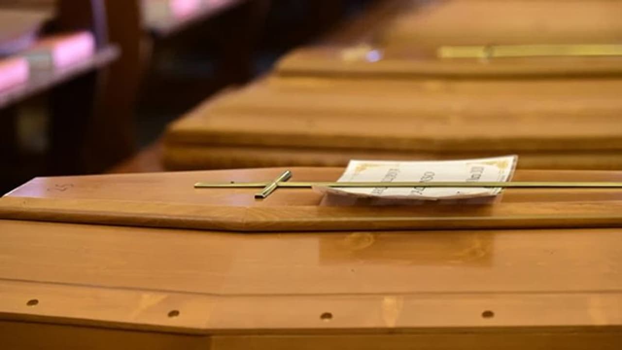 நாளுக்கு நாள் எகிறும் கொரோனா பலி..! உலகளவில் 33,214 பேர் மரணம்..! நாளுக்கு நாள் எகிறும் கொரோனா பலி..! உலகளவில் 33,214 பேர் மரணம்..!