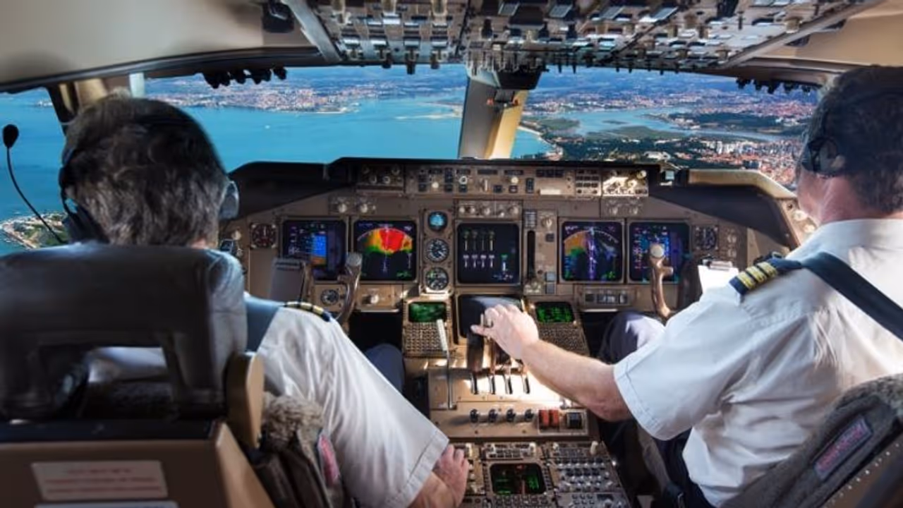 കൊറോണ വൈറസ് ബാധ: വ്യോമയാന ഉദ്യോ​ഗസ്ഥർക്ക് ബ്രീത്ത് അനലൈസർ പരിശോധന നിർത്തിവച്ചു