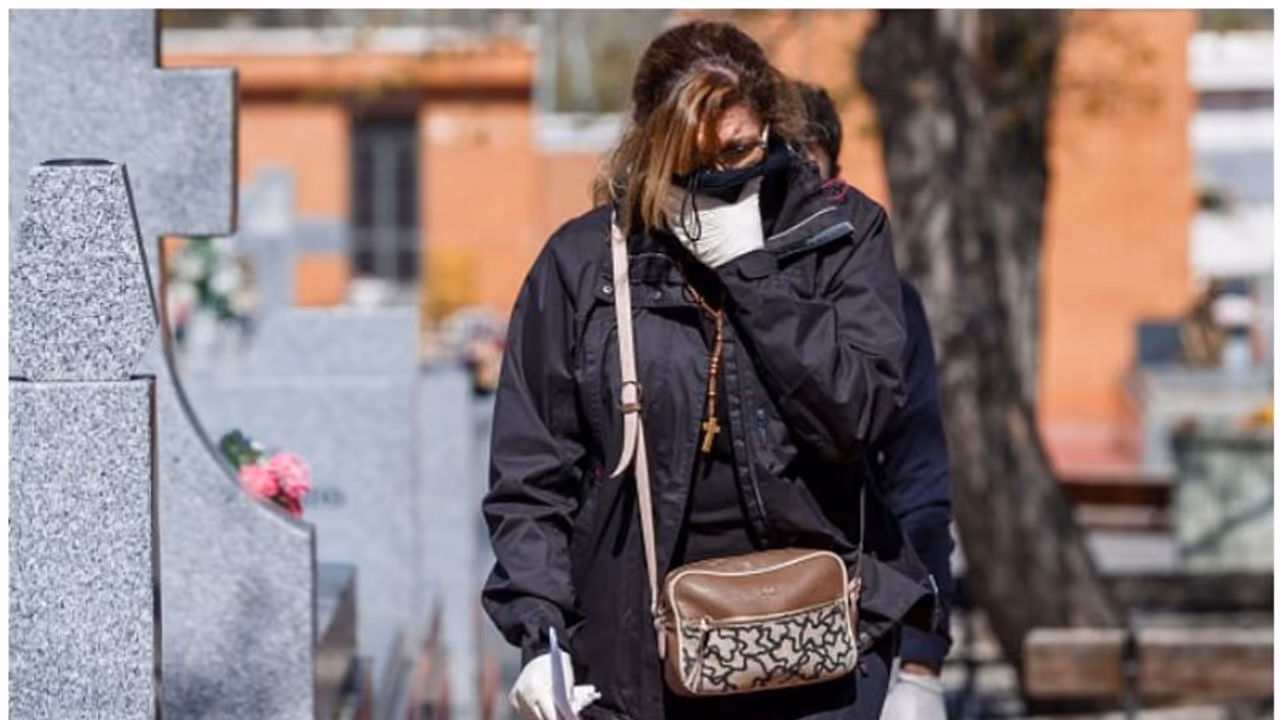 കണ്ണീരില് കുതിര്ന്ന് സ്പെയിന്; 24 മണിക്കൂറില് കൊവിഡ് മരണം 830 കടന്നു കണ്ണീരില് കുതിര്ന്ന് സ്പെയിന്; 24 മണിക്കൂറില് കൊവിഡ് മരണം 830 കടന്നു