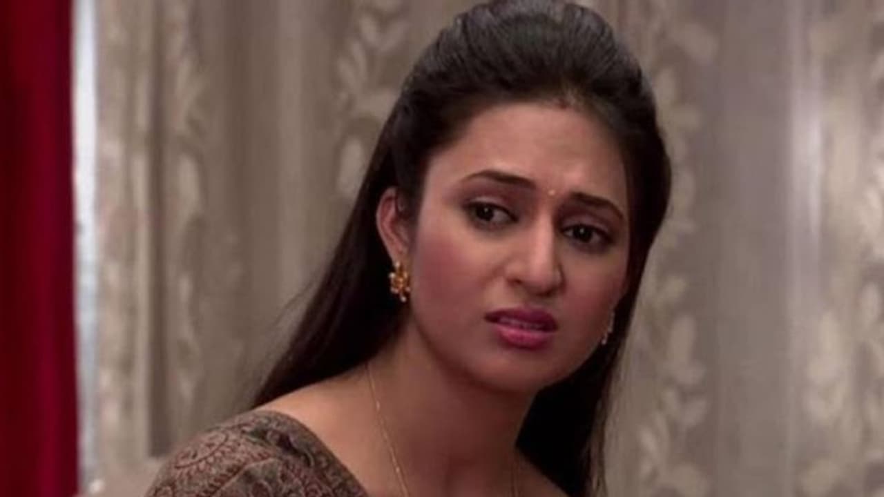 మా అన్నకు కరోనా సోకలేదు.. సోషల్ మీడియాపై హీరోయిన్ ఫైర్ మా అన్నకు కరోనా సోకలేదు.. సోషల్ మీడియాపై హీరోయిన్ ఫైర్