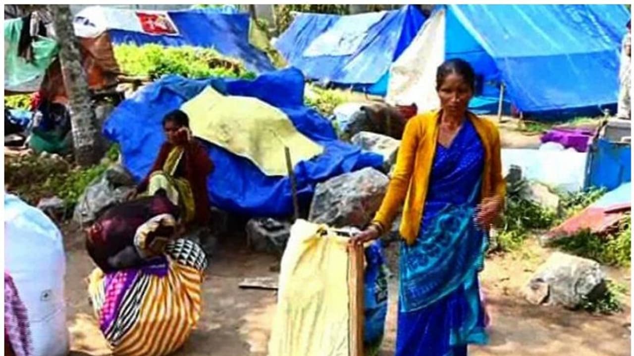 ലോക്ക് ഡൗണിലെ കരുതല്; നാടോടി കുടുംബങ്ങൾക്ക് അഭയമേകി എറിയാട് പഞ്ചായത്ത് ലോക്ക് ഡൗണിലെ കരുതല്; നാടോടി കുടുംബങ്ങൾക്ക് അഭയമേകി എറിയാട് പഞ്ചായത്ത്