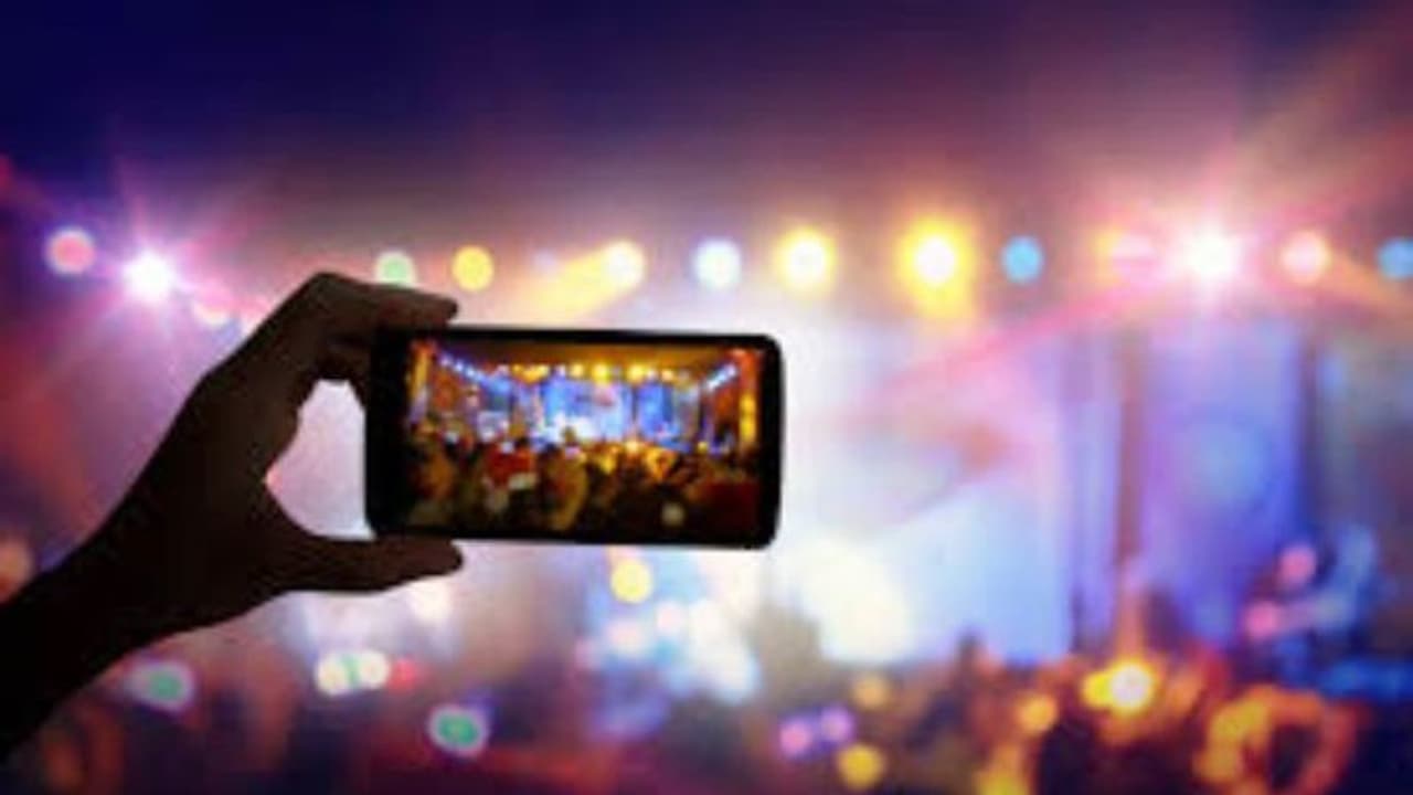 ఖాతాదారులు కాకున్నా ఫేస్బుక్ లైవ్ వీక్షించొచ్చు.. ఖాతాదారులు కాకున్నా ఫేస్బుక్ లైవ్ వీక్షించొచ్చు..