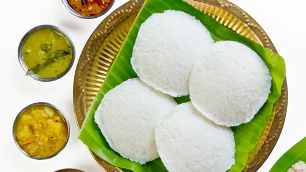 ఆకలిగా ఉంది, ఇంకో ఇడ్లీ పెట్టమని అడిగి.. కరోనా బాధితుడు.. ఆకలిగా ఉంది, ఇంకో ఇడ్లీ పెట్టమని అడిగి.. కరోనా బాధితుడు..