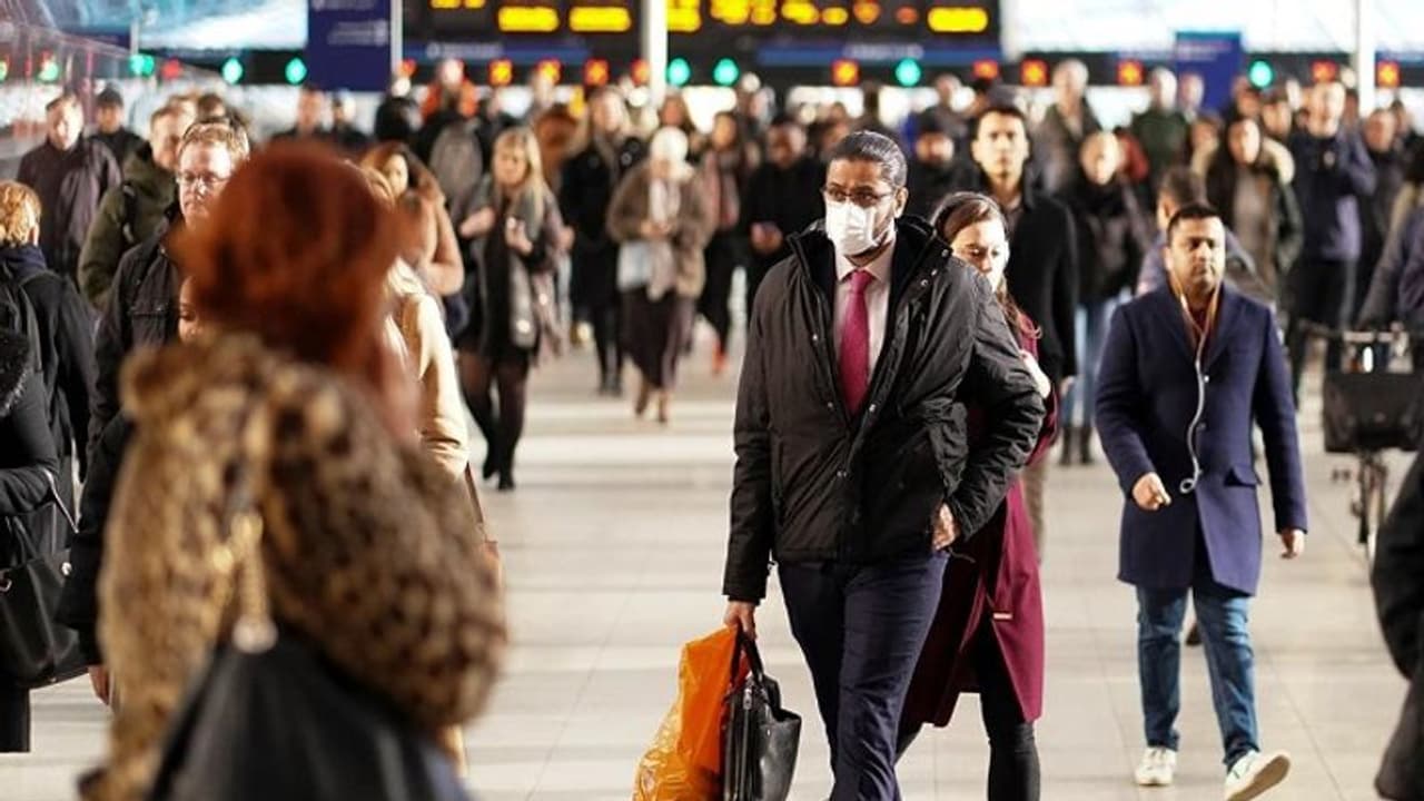 সামাজিক দূরত্বের বিধি মানতে হবে ২০২২ পর্যন্ত, আগামী শীতে ফের মাথাচাড়া দেবে ভাইরাস সামাজিক দূরত্বের বিধি মানতে হবে ২০২২ পর্যন্ত, আগামী শীতে ফের মাথাচাড়া দেবে ভাইরাস