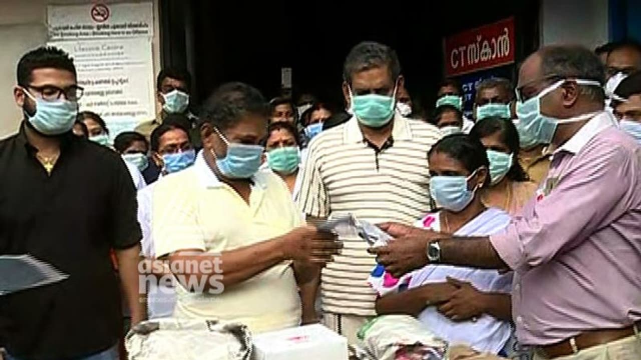 ലോക്ക് ഡൗൺ തീർന്നാലുണ്ടാവുന്ന ജനതിരക്ക്: തയ്യാറെടുപ്പുകളുമായി ജില്ലാ ഭരണകൂടം ലോക്ക് ഡൗൺ തീർന്നാലുണ്ടാവുന്ന ജനതിരക്ക്: തയ്യാറെടുപ്പുകളുമായി ജില്ലാ ഭരണകൂടം