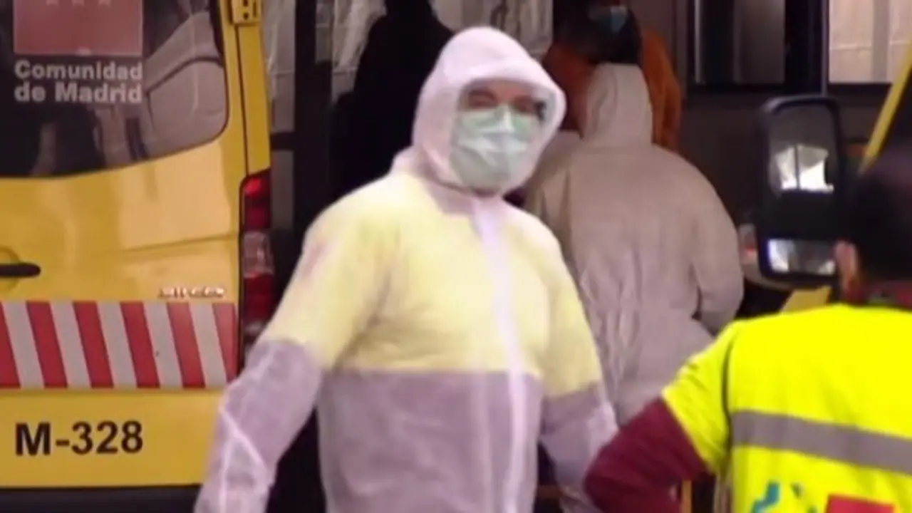 దక్షిణాఫ్రికా నుంచి వచ్చిన యువకుడి టోకరా: దాచేసిన బంధువులు దక్షిణాఫ్రికా నుంచి వచ్చిన యువకుడి టోకరా: దాచేసిన బంధువులు