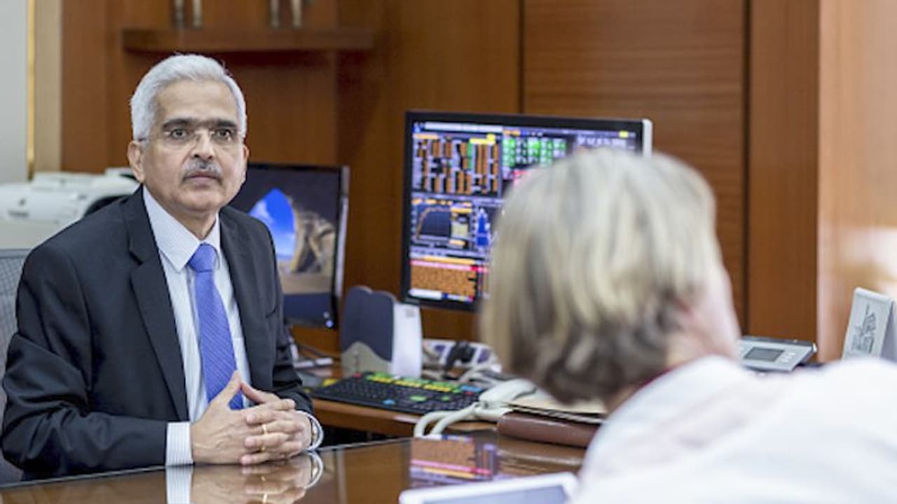 ఆర్‌బి‌ఐని వెంటాడుతున్న ‘కరోనా వైరస్‌’:ఆర్థిక మాంద్యం మనల్ని వదలదన్న దాస్