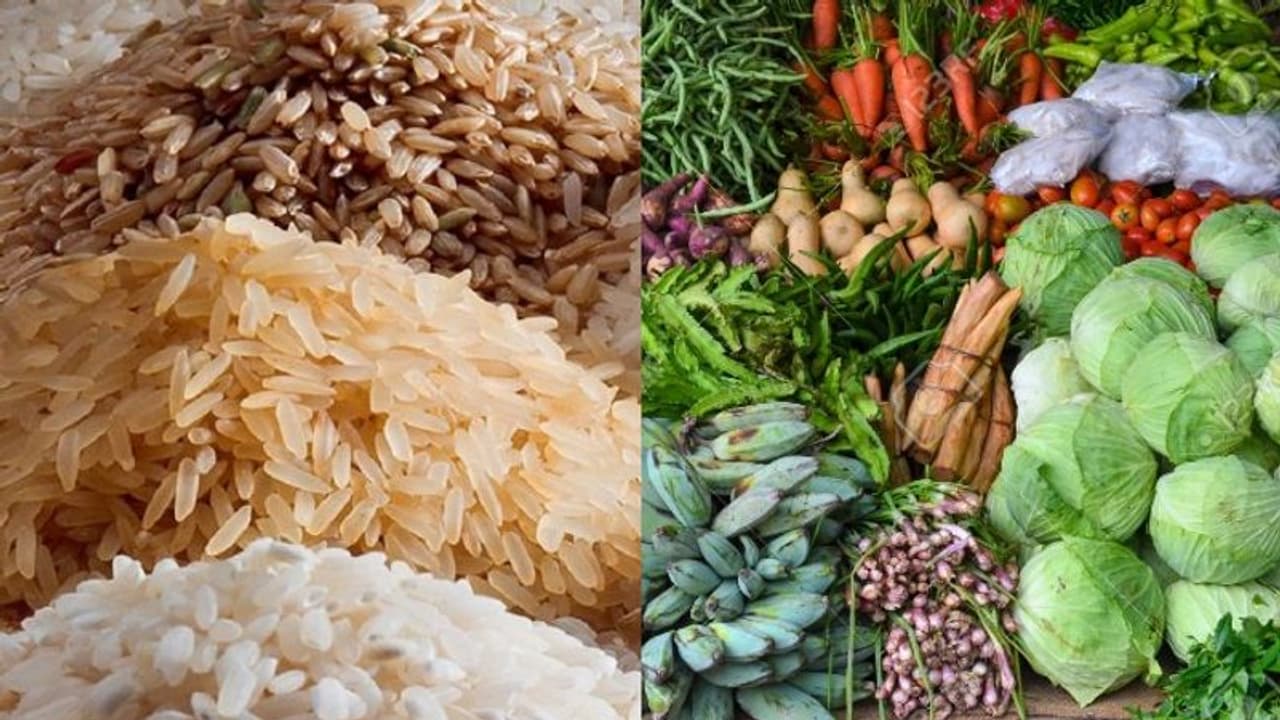 കൊവിഡ് 19: അവശ്യസാധനങ്ങൾക്ക് അമിത വില ഈടാക്കി വ്യാപാരികള്, നടപടിയുമായി സിവില് സപ്ലൈസ് ഉദ്യോഗസ്ഥര് കൊവിഡ് 19: അവശ്യസാധനങ്ങൾക്ക് അമിത വില ഈടാക്കി വ്യാപാരികള്, നടപടിയുമായി സിവില് സപ്ലൈസ് ഉദ്യോഗസ്ഥര്