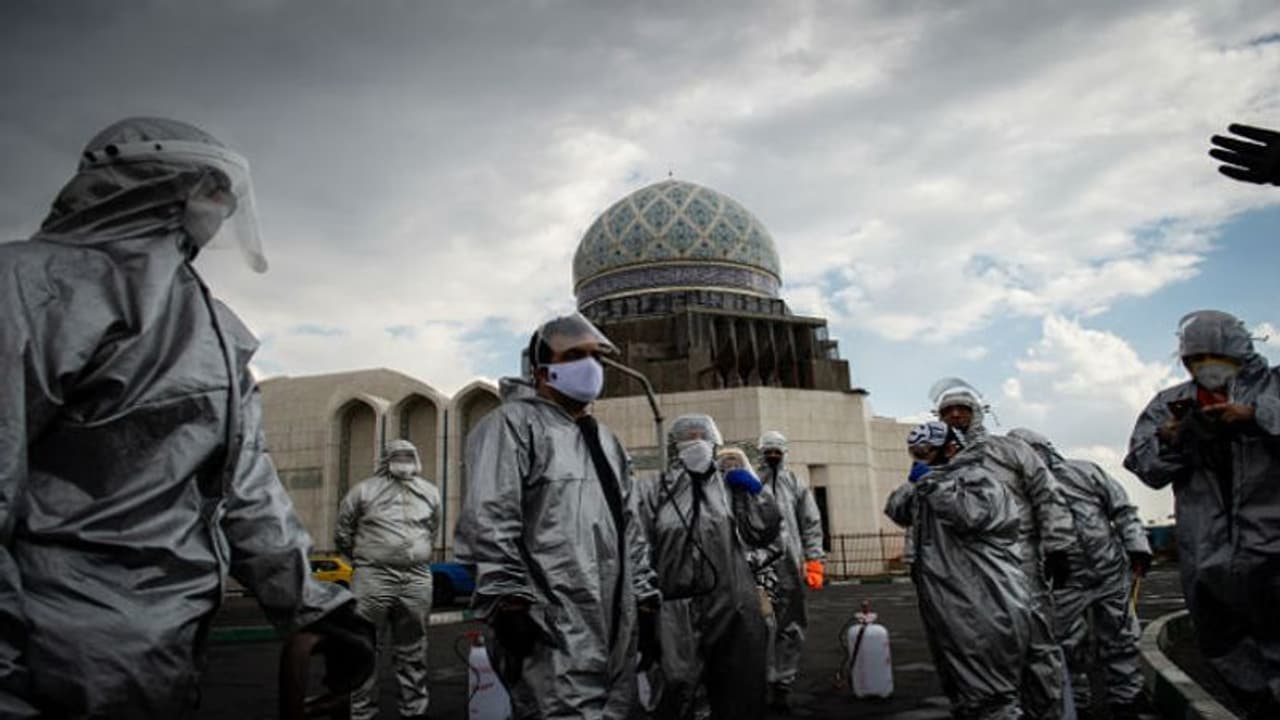 ইরান যেন এশিয়ার ইটালি, করোনা রোখার বিশ্বাসে মেথানল পান করে মৃত্যুর কোলে ৩০০ ইরান যেন এশিয়ার ইটালি, করোনা রোখার বিশ্বাসে মেথানল পান করে মৃত্যুর কোলে ৩০০
