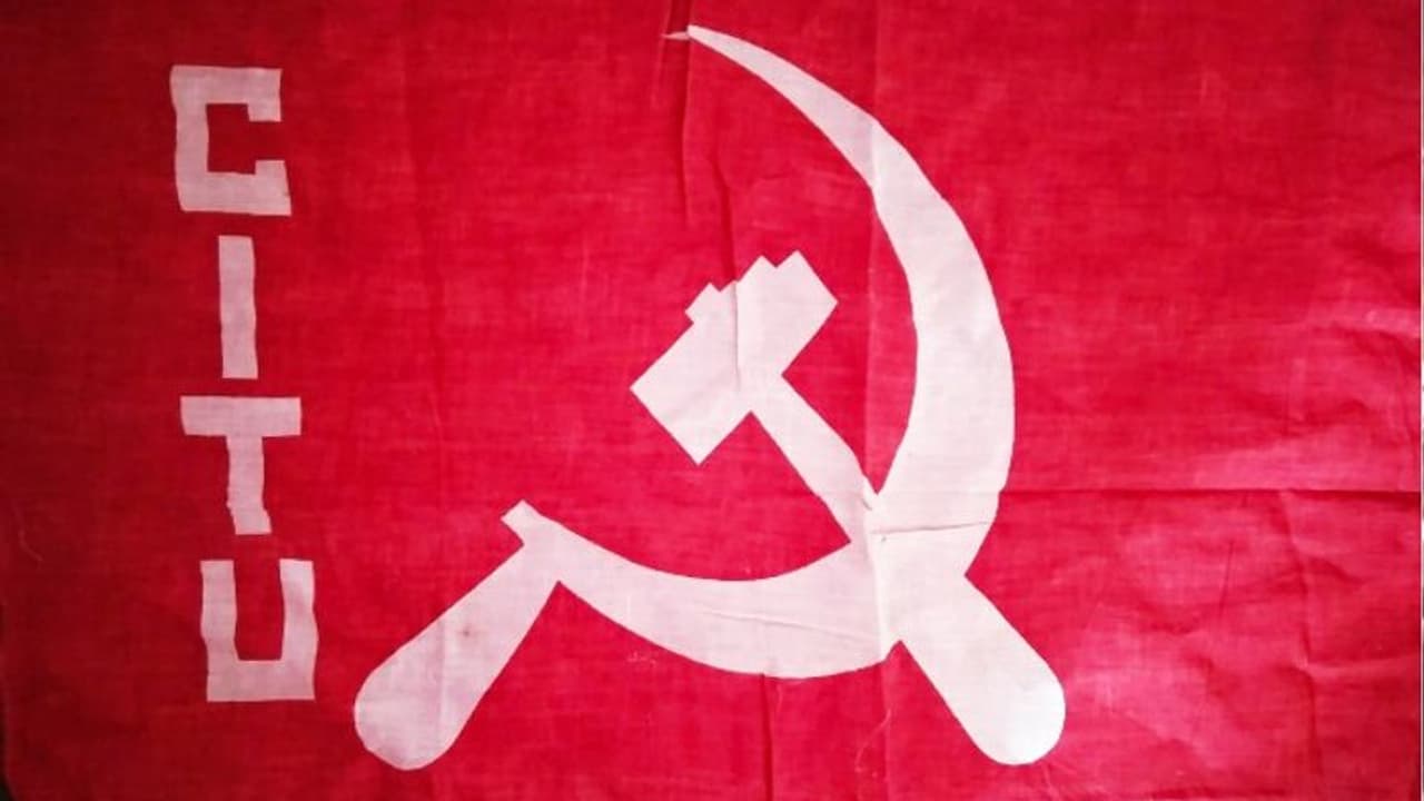 ജില്ലാ സെക്രട്ടറിയോട് കൈ ചൂണ്ടി സംസാരിച്ചു, സിഐടിയു നേതാവിനെ സംഘടനയിൽ നിന്ന് പുറത്താക്കി ജില്ലാ സെക്രട്ടറിയോട് കൈ ചൂണ്ടി സംസാരിച്ചു, സിഐടിയു നേതാവിനെ സംഘടനയിൽ നിന്ന് പുറത്താക്കി