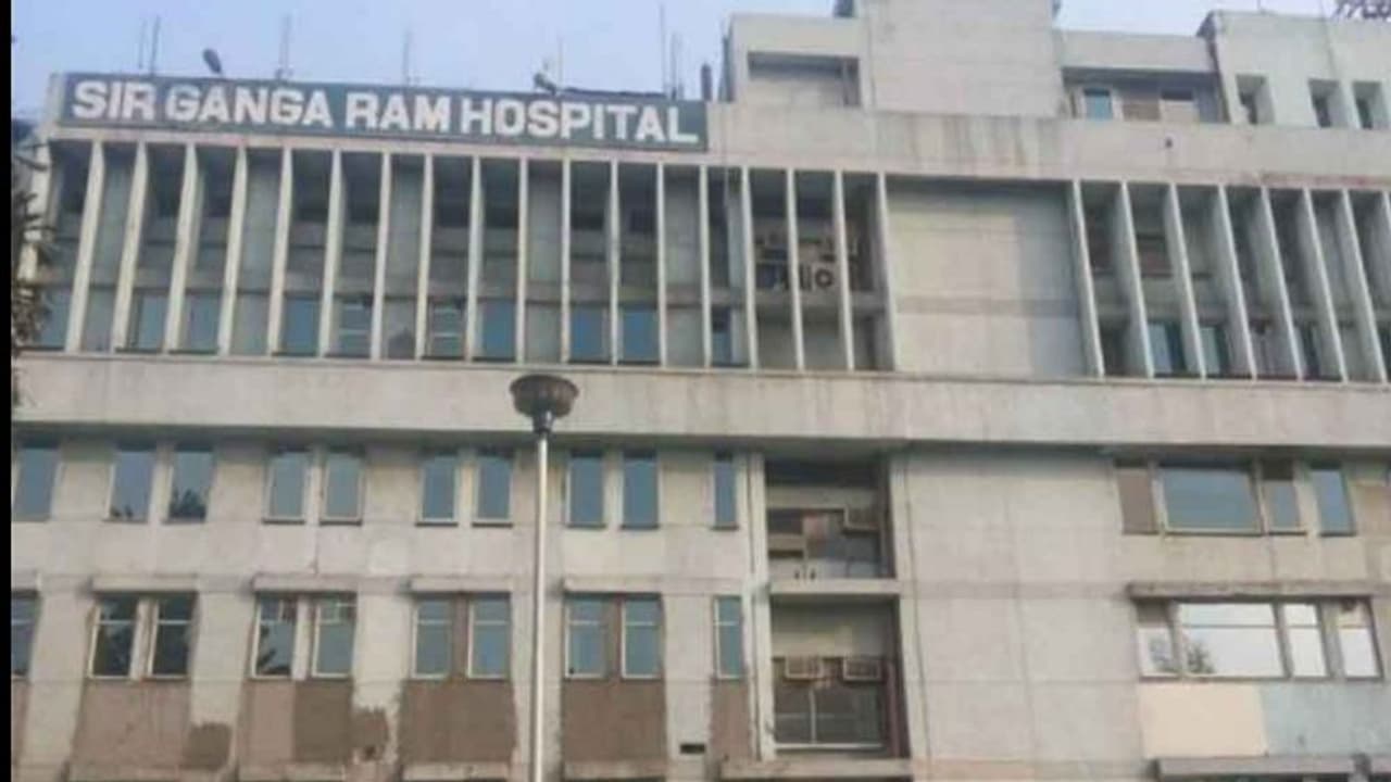 ಆಕ್ಸಿಜನ್ ಸಿಗದೇ 25 ಸೋಂಕಿತರ ಸಾವು: 60 ಸೋಂಕಿತರು ಗಂಭೀರ! ಆಕ್ಸಿಜನ್ ಸಿಗದೇ 25 ಸೋಂಕಿತರ ಸಾವು: 60 ಸೋಂಕಿತರು ಗಂಭೀರ!