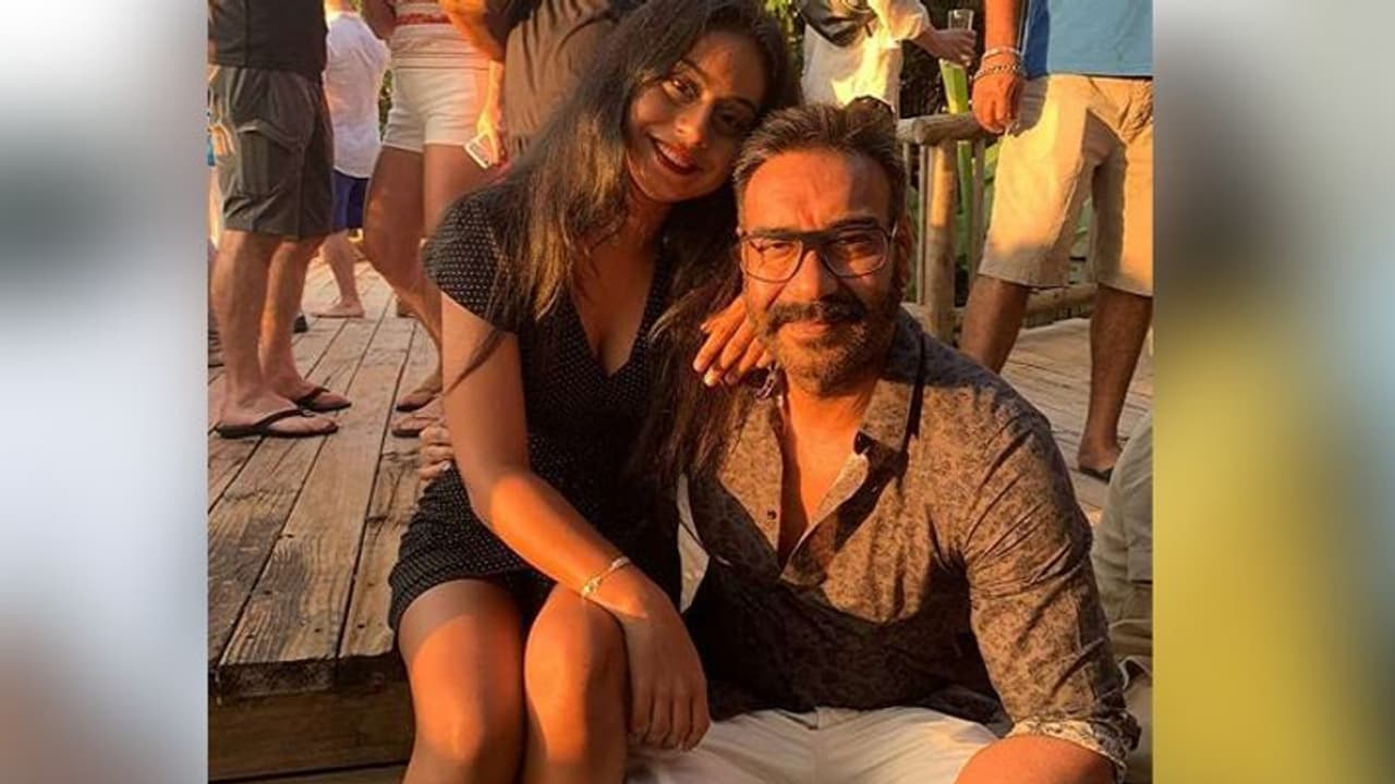 RRR నటుడి కుమార్తెకు కరోనా పాజిటివ్ ?.. అసలు నిజం ఇదే! RRR నటుడి కుమార్తెకు కరోనా పాజిటివ్ ?.. అసలు నిజం ఇదే!