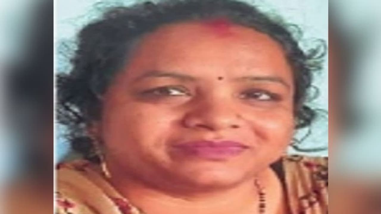 भगवान से बोली, हे भगवान कोरोना से छुटकारा दो..रास्ते में मिल गए दो नये 'संक्रमण' भगवान से बोली, हे भगवान कोरोना से छुटकारा दो..रास्ते में मिल गए दो नये 'संक्रमण'