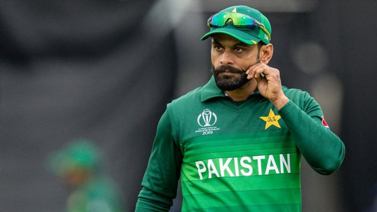 రిటైర్మెంట్ ప్రకటించిన పాక్ క్రికెటర్ మహ్మద్ హఫీజ్... 19 ఏళ్ల సుదీర్ఘ కెరీర్కి... రిటైర్మెంట్ ప్రకటించిన పాక్ క్రికెటర్ మహ్మద్ హఫీజ్... 19 ఏళ్ల సుదీర్ఘ కెరీర్కి...