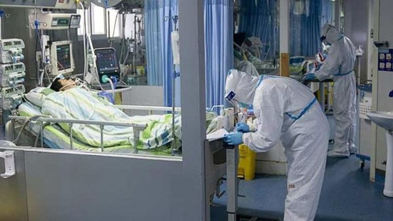 করোনা মোকাবিলায় বড়সড় উদ্য়োগ, পরিষেবা বাড়াতে ৫০০ ডাক্তার নার্স নিচ্ছে রাজ্য করোনা মোকাবিলায় বড়সড় উদ্য়োগ, পরিষেবা বাড়াতে ৫০০ ডাক্তার নার্স নিচ্ছে রাজ্য