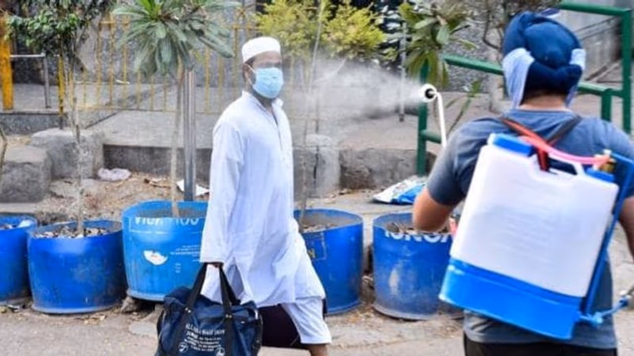 দিল্লির ধর্মীয় সভা থেকে বাংলায় ঢুকেছে একশোরও বেশি, করোনা আতঙ্কে খোঁজ শুরু রাজ্য়ের দিল্লির ধর্মীয় সভা থেকে বাংলায় ঢুকেছে একশোরও বেশি, করোনা আতঙ্কে খোঁজ শুরু রাজ্য়ের