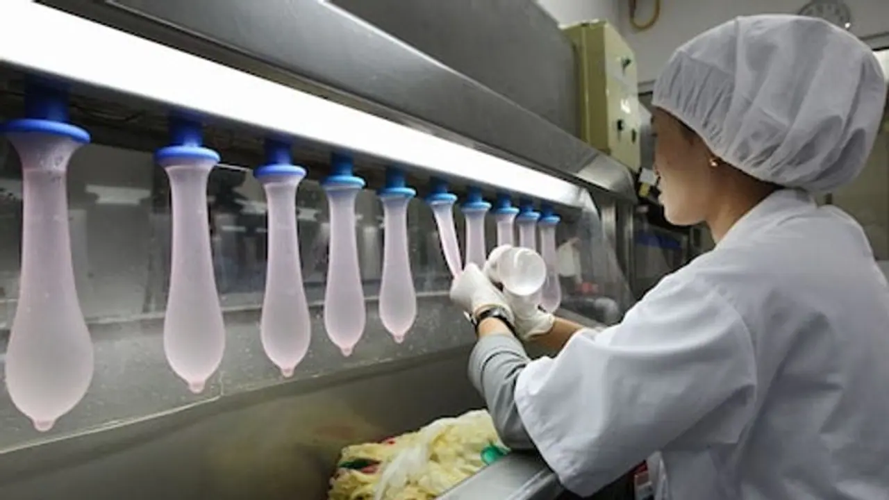 உலக அளவில் ஆணுறைகள் தட்டுப்பாடு..!! நெருக்கடியான நேரத்தில் இப்படியா..!! உலக அளவில் ஆணுறைகள் தட்டுப்பாடு..!! நெருக்கடியான நேரத்தில் இப்படியா..!!