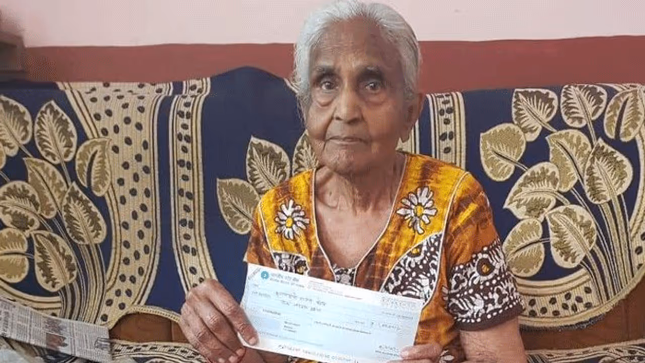 82 years old ‘Dariyadil Amma’ donated 1 lakh rupees of pension to defeat corona 82 years old ‘Dariyadil Amma’ donated 1 lakh rupees of pension to defeat corona