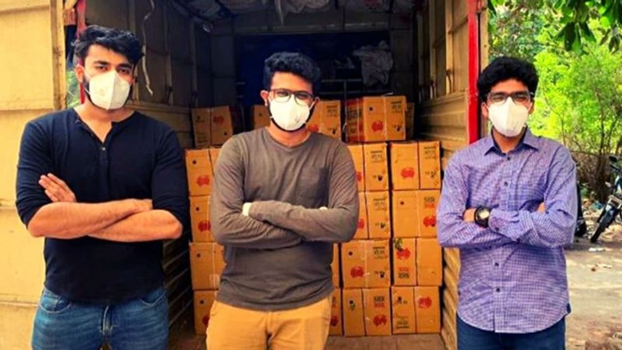 ലോക്ക് ഡൗൺ കാലം; വീട്ടിൽ പച്ചക്കറിയും പഴവും നിറച്ച ബോക്സുകളെത്തിക്കുന്ന സ്റ്റാർട്ടപ്പ്, കർഷകർക്കും ആശ്വാസം ലോക്ക് ഡൗൺ കാലം; വീട്ടിൽ പച്ചക്കറിയും പഴവും നിറച്ച ബോക്സുകളെത്തിക്കുന്ന സ്റ്റാർട്ടപ്പ്, കർഷകർക്കും ആശ്വാസം