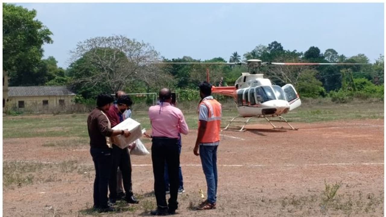 ലോക്ക് ഡൗണ്: ക്യാന്സര് രോഗികള്ക്കുള്ള മരുന്ന് എത്തിച്ചത് ഹെലികോപ്റ്ററില് ലോക്ക് ഡൗണ്: ക്യാന്സര് രോഗികള്ക്കുള്ള മരുന്ന് എത്തിച്ചത് ഹെലികോപ്റ്ററില്