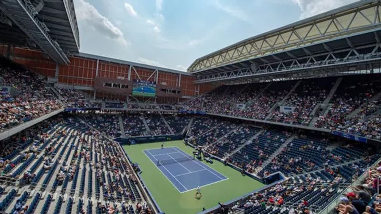 जिस स्टेडियम में होने थे अमेरिकन ओपन के मैच वहां बन रहा अस्पताल, 350 बेड की सुविधा,डॉक्टरों के लिए बनेगा खाना जिस स्टेडियम में होने थे अमेरिकन ओपन के मैच वहां बन रहा अस्पताल, 350 बेड की सुविधा,डॉक्टरों के लिए बनेगा खाना