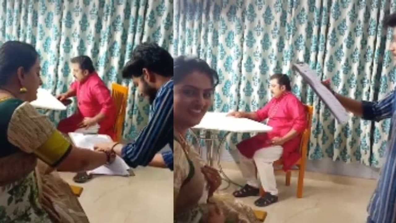 സ്റ്റോറി ബോര്ഡ് കൊടുക്കാതെ സുചിത്ര; വാനമ്പാടി ലൊക്കേഷനിലെ ഓര്മദൃശ്യം പങ്കുവച്ച് അണിയറ പ്രവര്ത്തകന് സ്റ്റോറി ബോര്ഡ് കൊടുക്കാതെ സുചിത്ര; വാനമ്പാടി ലൊക്കേഷനിലെ ഓര്മദൃശ്യം പങ്കുവച്ച് അണിയറ പ്രവര്ത്തകന്