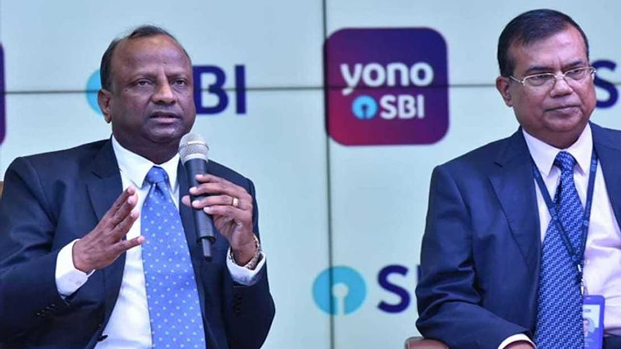 कोरोना से जंगः SBI के 2.5 लाख कर्मचारियों ने 2 दिन का वेतन किया दान,PM केयर्स फंड में जमा हुए 100 करोड़ कोरोना से जंगः SBI के 2.5 लाख कर्मचारियों ने 2 दिन का वेतन किया दान,PM केयर्स फंड में जमा हुए 100 करोड़