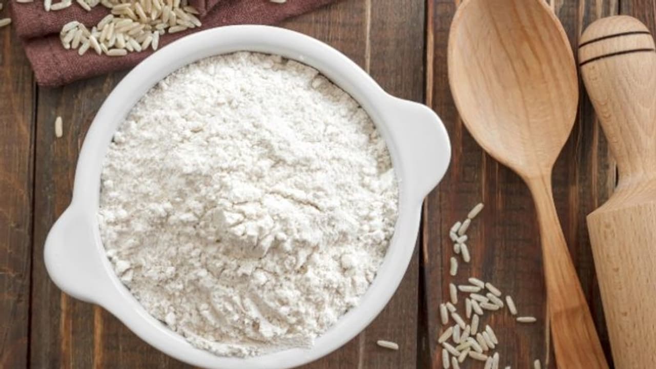 വീട്ടിലിരിക്കുമ്പോള്‍ തയ്യാറാക്കാം അരിപ്പൊടി കൊണ്ട് ഹെല്‍ത്തി സ്‌നാക്ക്...