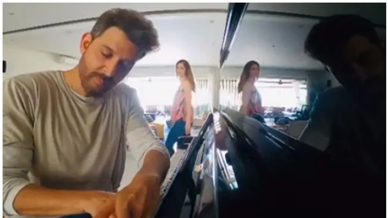 ലോക്ക് ഡൗണ് കാലത്ത് പിയാനോ പഠിക്കാൻ തീരുമാനിച്ച് ഹൃത്വിക് ലോക്ക് ഡൗണ് കാലത്ത് പിയാനോ പഠിക്കാൻ തീരുമാനിച്ച് ഹൃത്വിക്