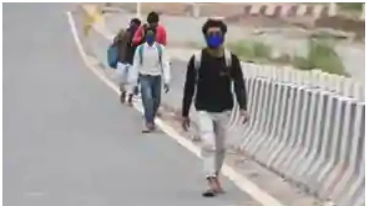 ദില്ലിയിൽ നിന്ന് ഗ്രാമത്തിലേക്കുള്ള 300 കി.മീ. നടത്തത്തിനിടെ ഹൃദയംപൊട്ടി മരിച്ച യുവാവ് അവസാനമായി പറഞ്ഞത്