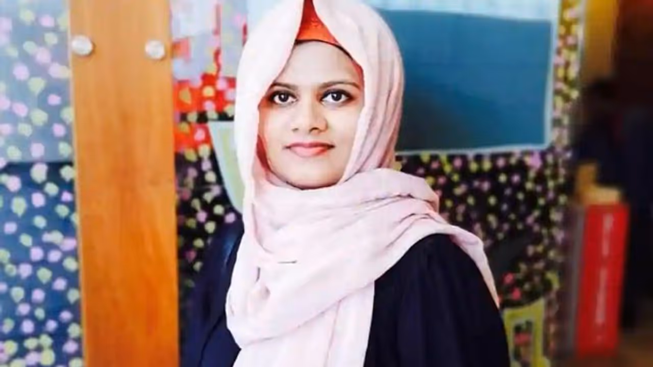 বিয়ে পরে, আগে কর্তব্য, বিয়ের দিন আইসোলেশন ওয়ার্ডে ডিউটি দিয়ে বললেন কেরলের চিকিৎসক